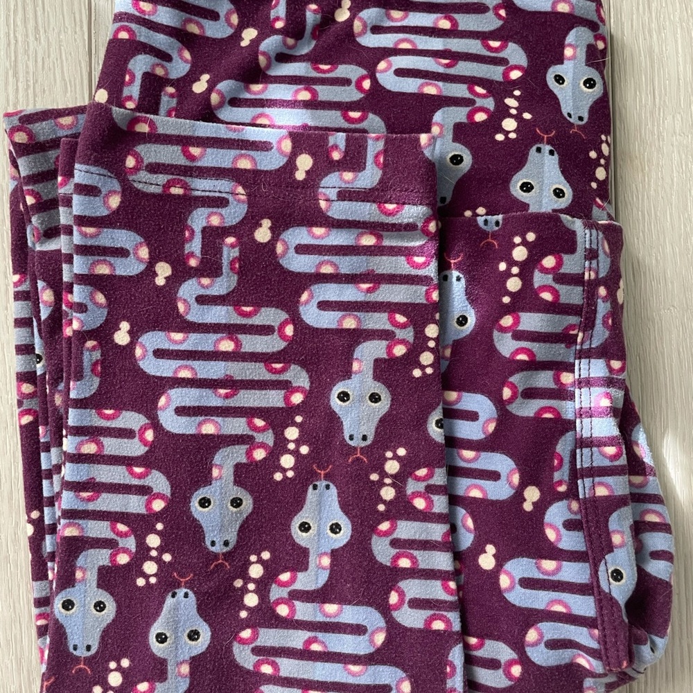 Lot of 5 pairs LuLaRoe one size leggings. - Picture 5 of 6